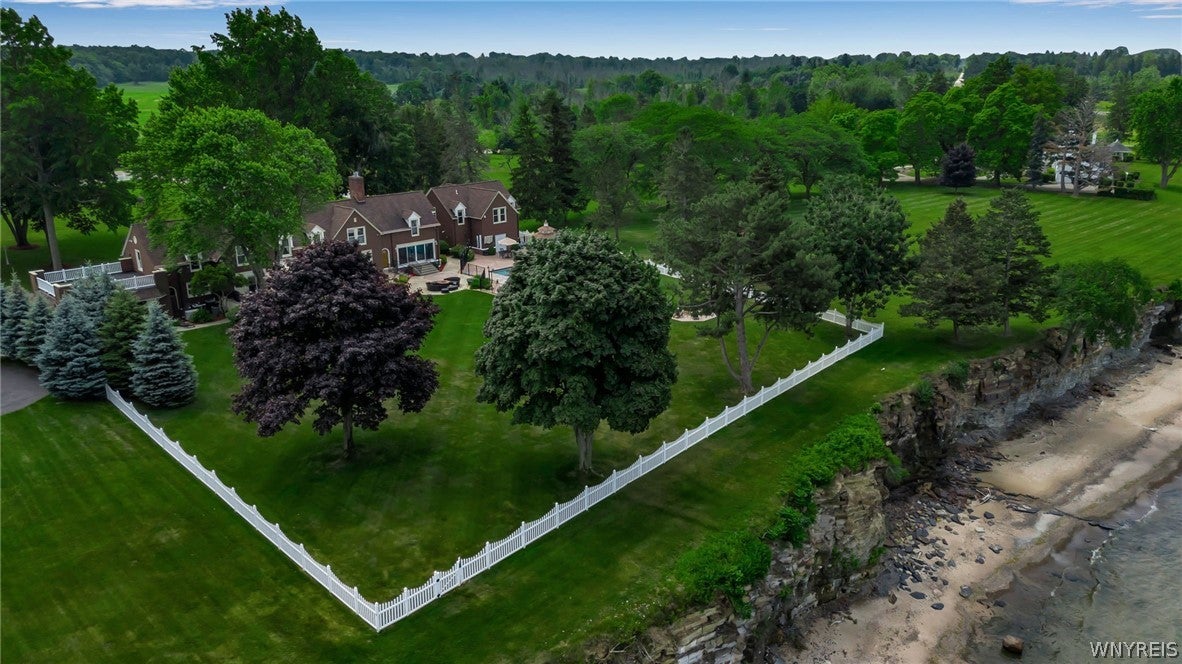 7110 Lake Shore Road