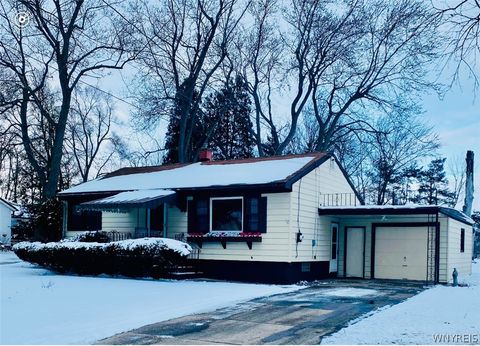 Photo of 5408 Maelou Drive, Hamburg, NY 14075 (MLS # B1667563)