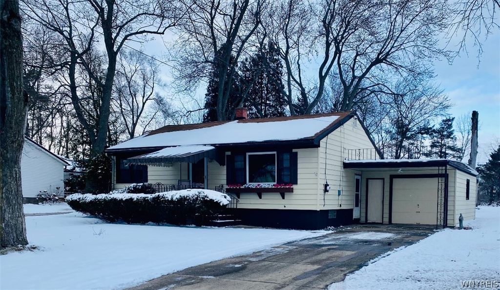 Photo of 5408 Maelou Drive, Hamburg, NY 14075 (MLS # B1667563)