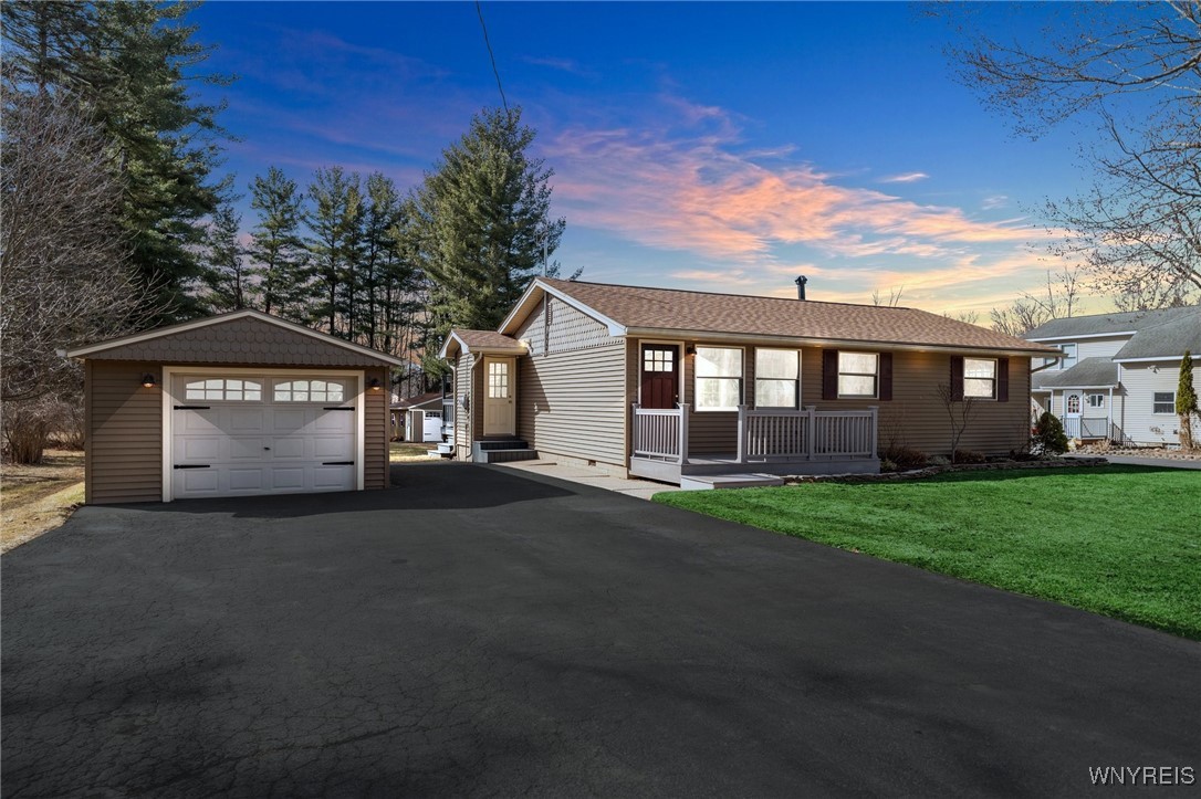 1736 Sandridge Road, Alden, New York image 1