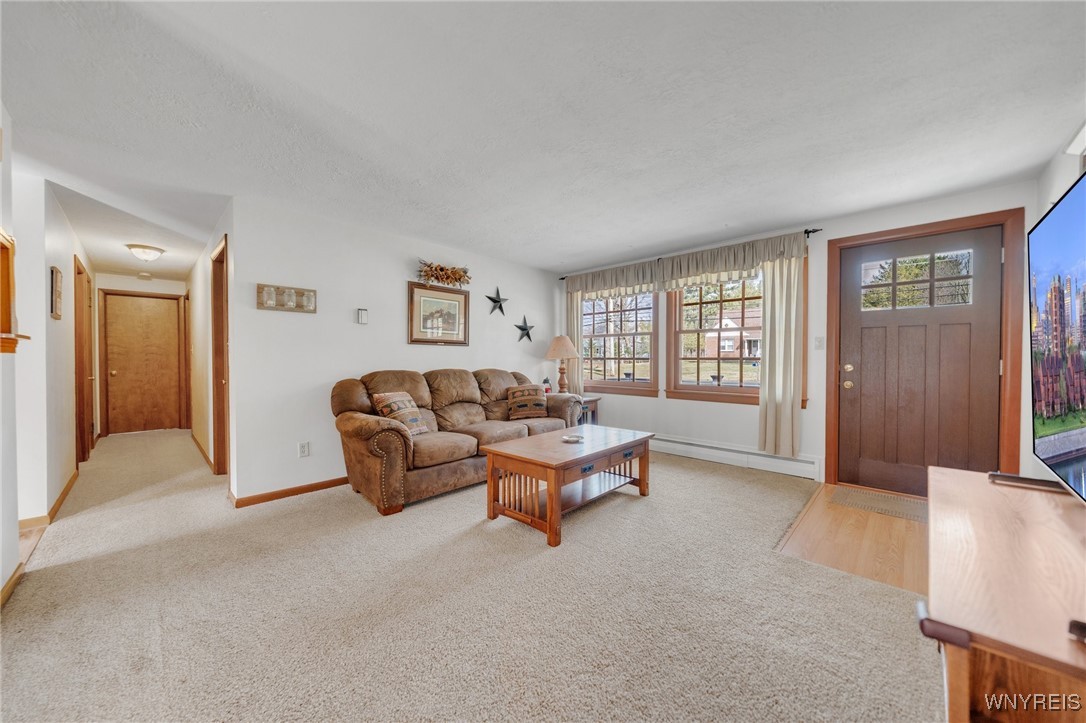 1736 Sandridge Road, Alden, New York image 4