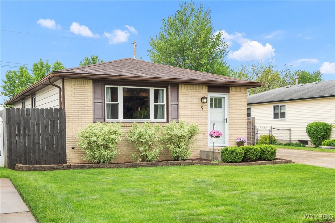9 Oakwood Drive, Cheektowaga, New York image 3
