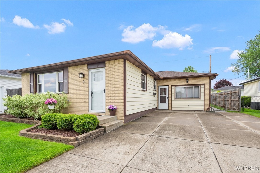 9 Oakwood Drive, Cheektowaga, New York image 6