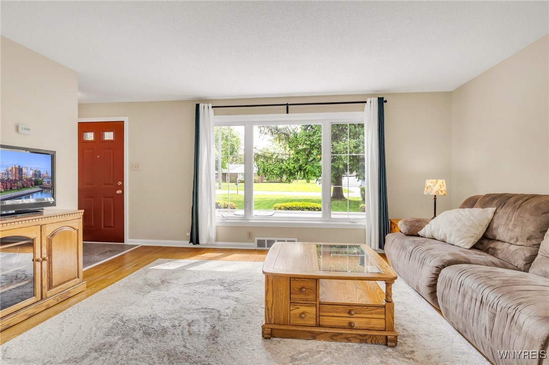 4226 Shimerville Rd Rd, Clarence, New York image 3