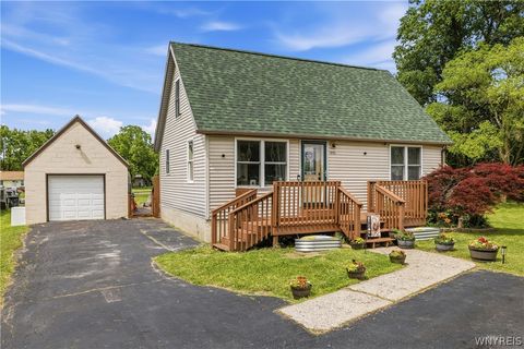 Homes For Sale - 995 Saunders Sett Road<br/> Lewiston, NY 14305
