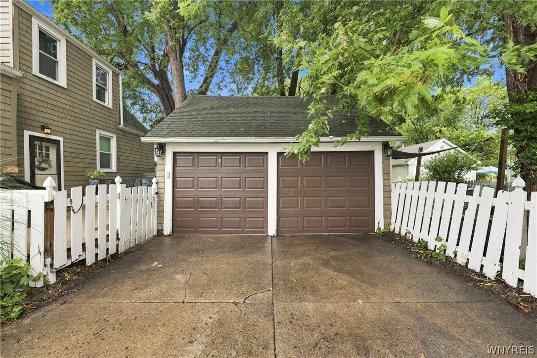 4423 Stratford