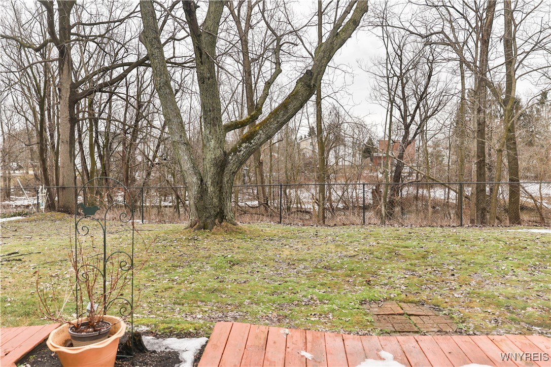 51 Leonard Drive, Lancaster, New York image 4