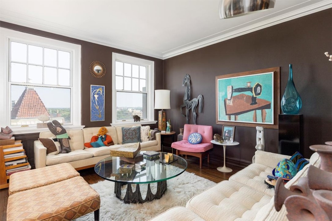 925 Delaware Avenue 8A