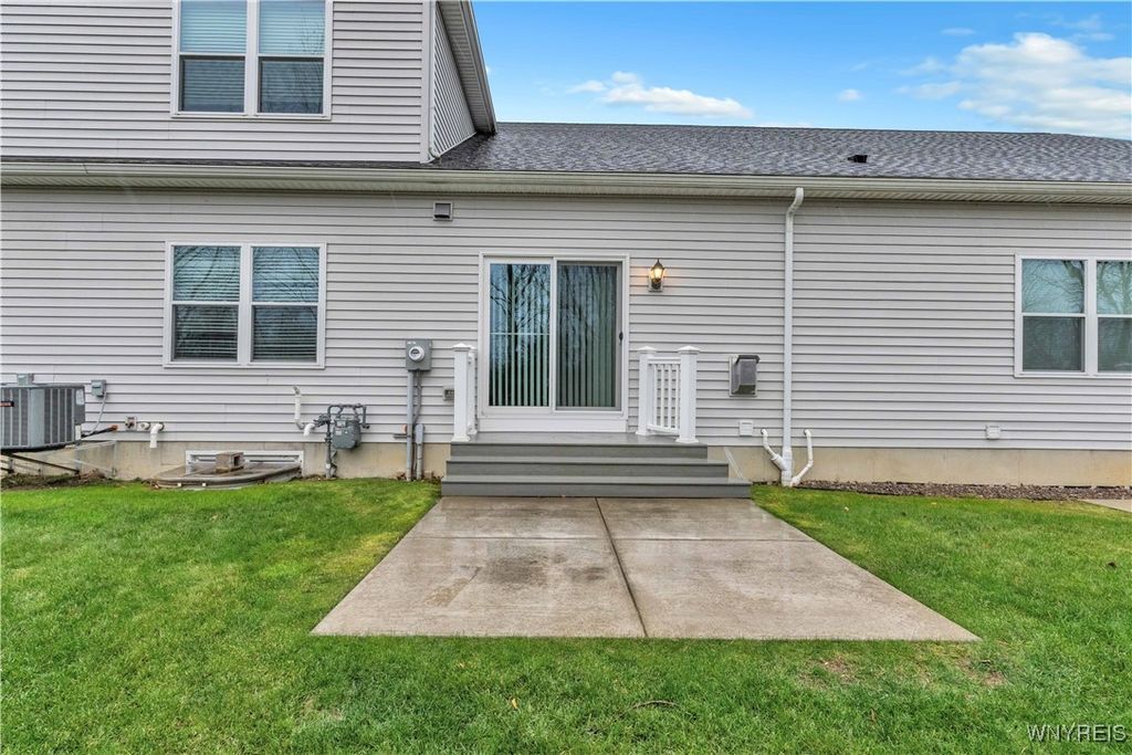 Photo of 4298 Tisbury Lane, Hamburg, NY 14075 (MLS # B1651359)