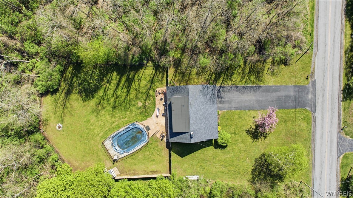 7279 Selden Road