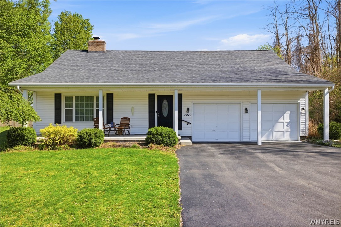 7279 Selden Road