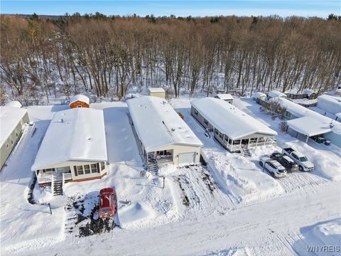 Tiny photo for 5455 Southwestern Boulevard #21, Hamburg, NY 14075 (MLS # B1660594)