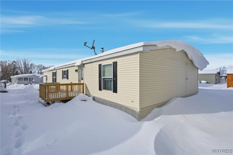 Tiny photo for 5455 Southwestern Boulevard #21, Hamburg, NY 14075 (MLS # B1660594)