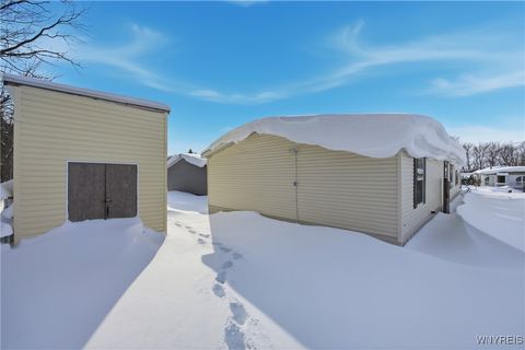 Tiny photo for 5455 Southwestern Boulevard #21, Hamburg, NY 14075 (MLS # B1660594)