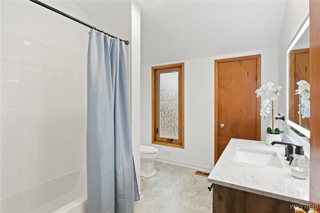 6741 Cole Road, Orchard Park, New York image 21