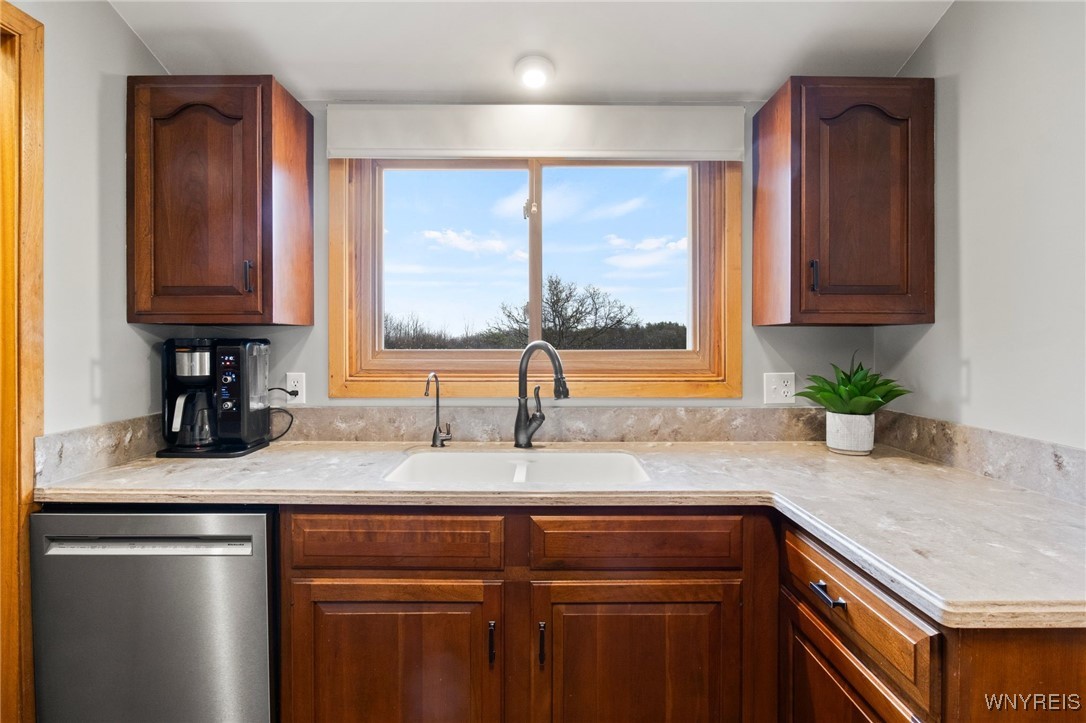 6741 Cole Road, Orchard Park, New York image 9