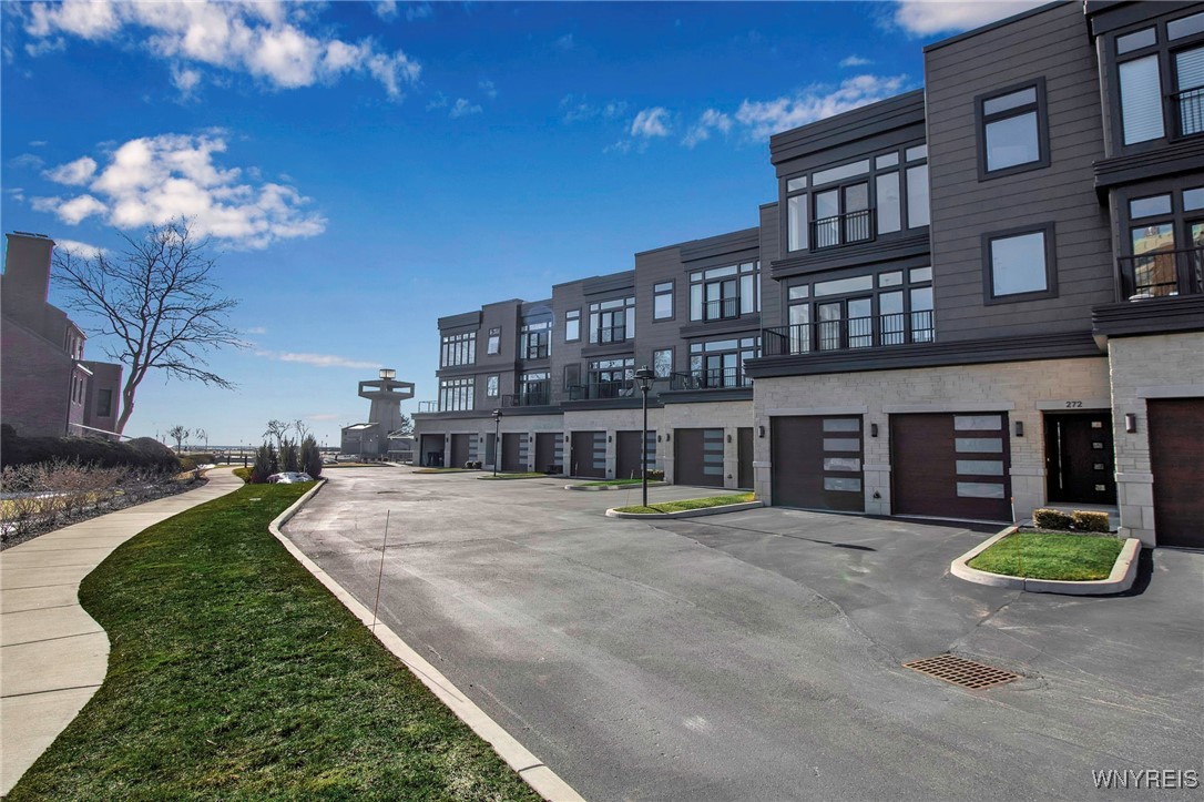 272 Lakefront Boulevard, Buffalo, New York image 48