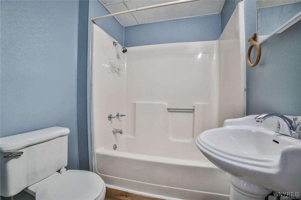 1001 Garden Avenue, Niagara Falls, New York image 32