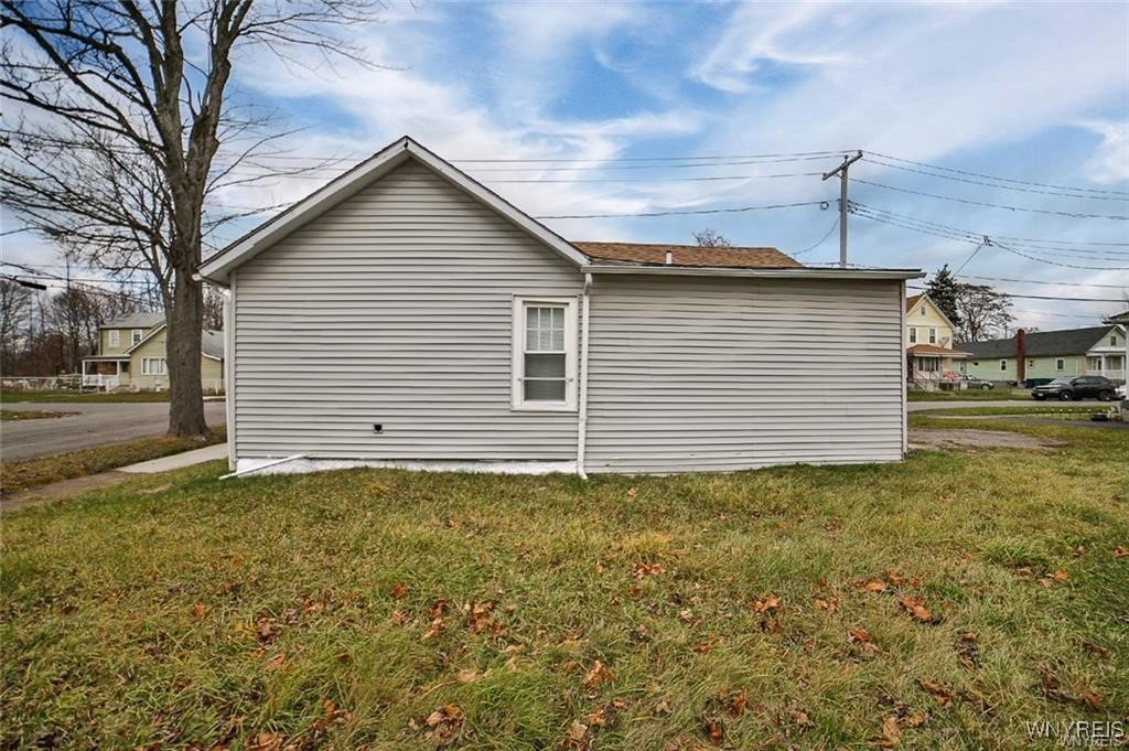1001 Garden Avenue, Niagara Falls, New York image 9