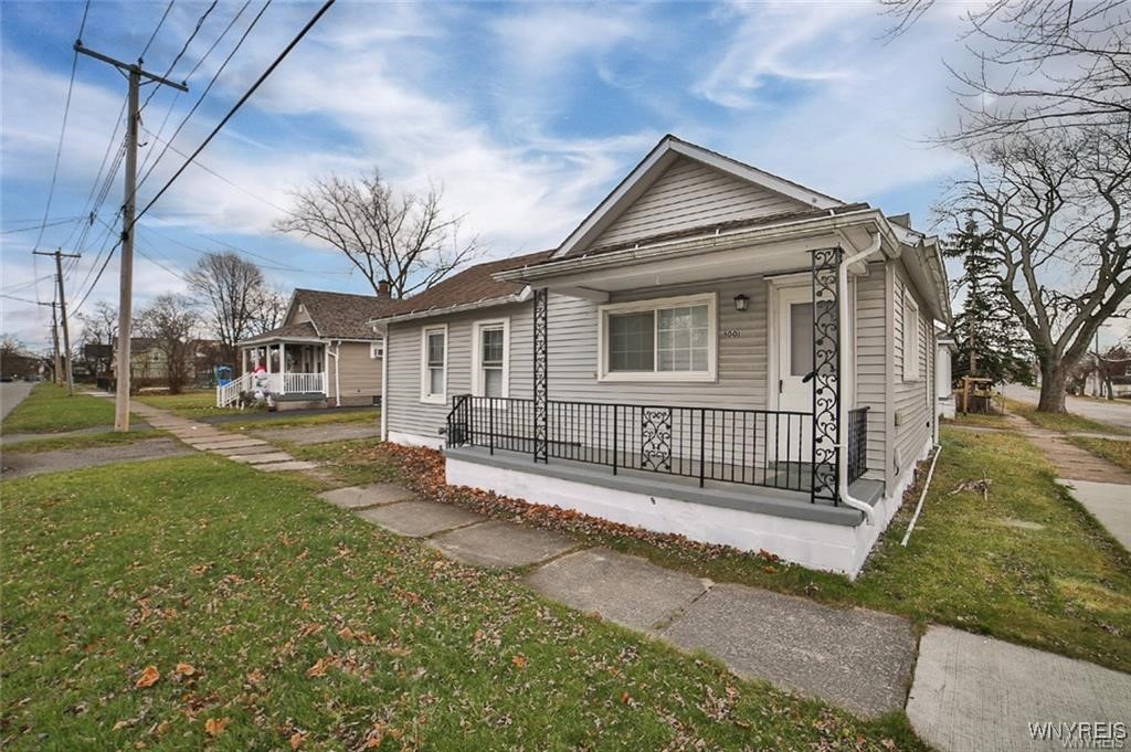 1001 Garden Avenue, Niagara Falls, New York image 1