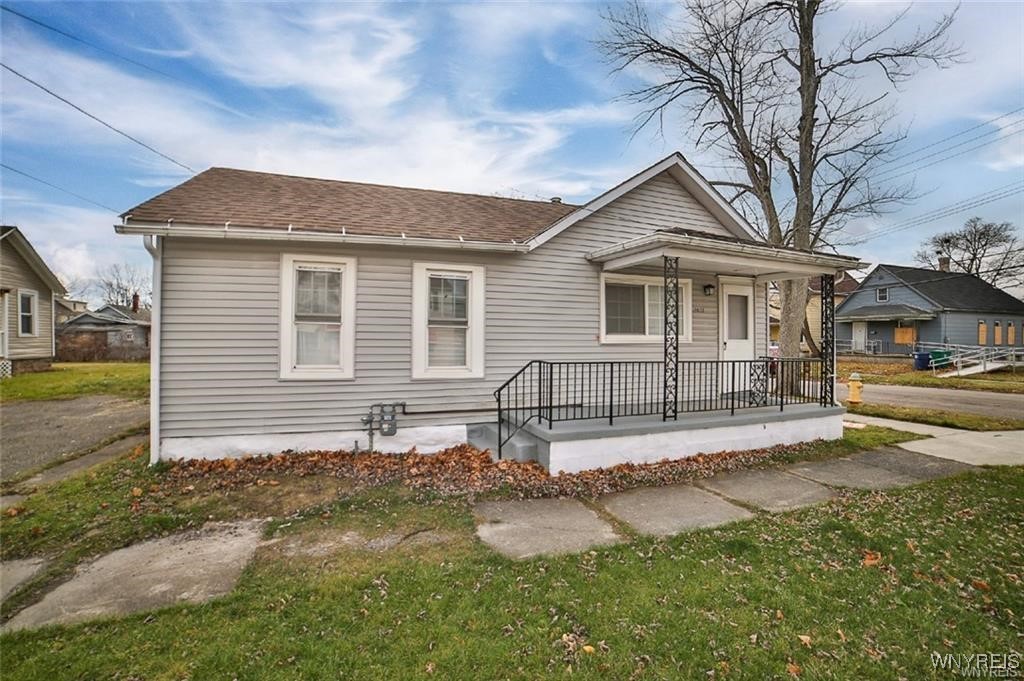 1001 Garden Avenue, Niagara Falls, New York image 2