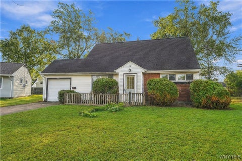 Homes For Sale - 1221 La Salle Avenue<br/> Erie County, Grand Island, NY 14072