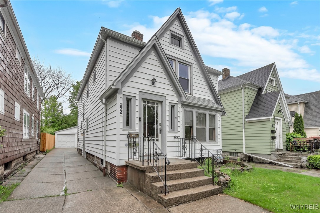 49 Hobmoor Avenue