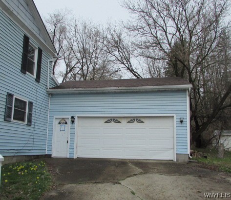 11106 Alexander Road, Alexander, New York image 2