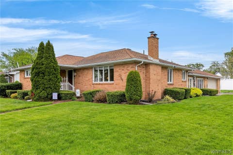 Homes For Sale - 205 Glencove Rd Rd<br/> Tonawanda, NY 14223