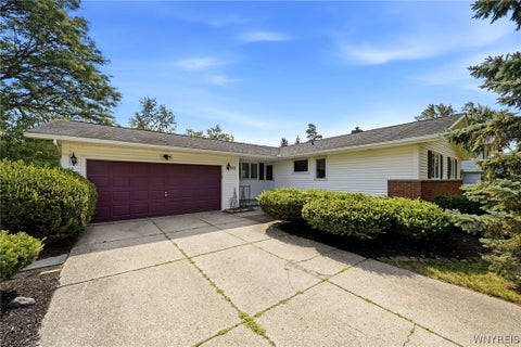 Homes For Sale - 103 Colony Court<br/> Amherst, NY 14226