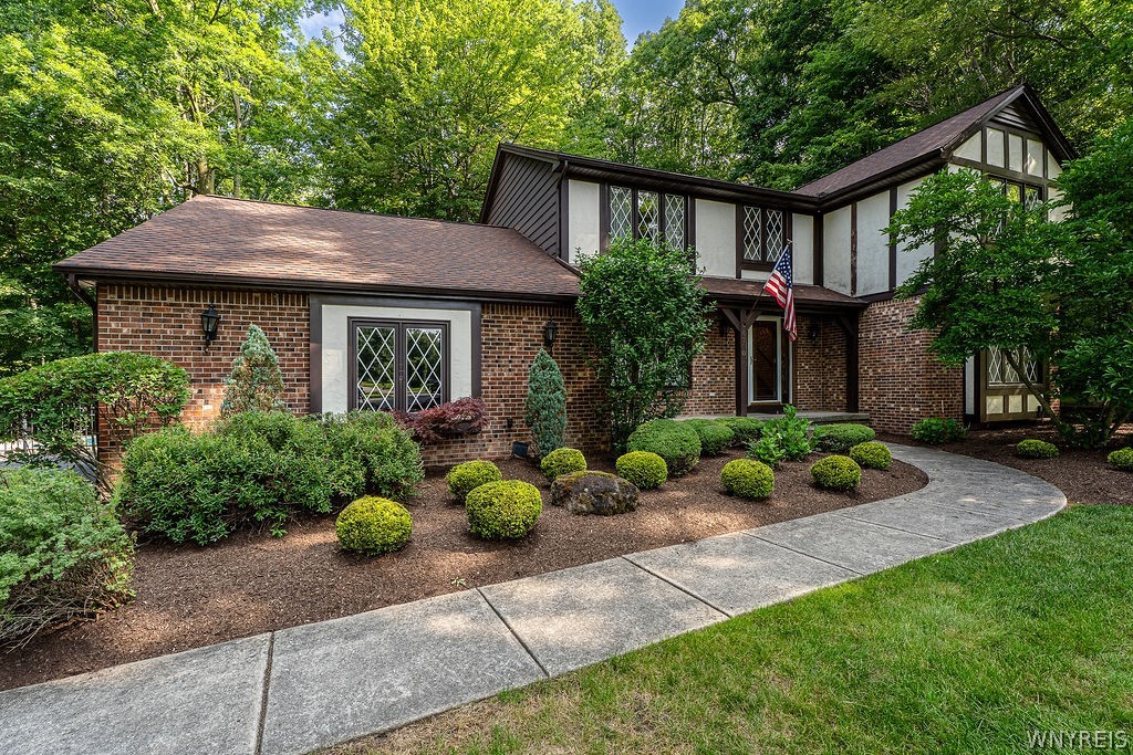 4700 Pine Manor