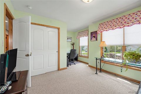 Tiny photo for 2322 Hobblebush Lane, Hamburg, NY 14085 (MLS # B1685041)
