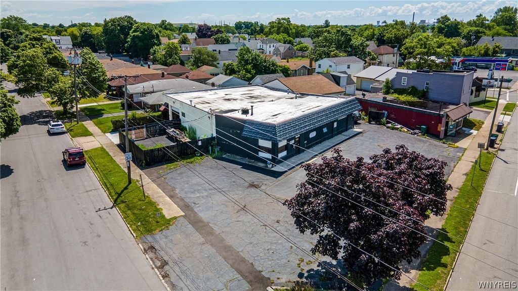 Photo of 2323 Hyde Park Boulevard, Niagara Falls, NY 14305 (MLS # B1693095)