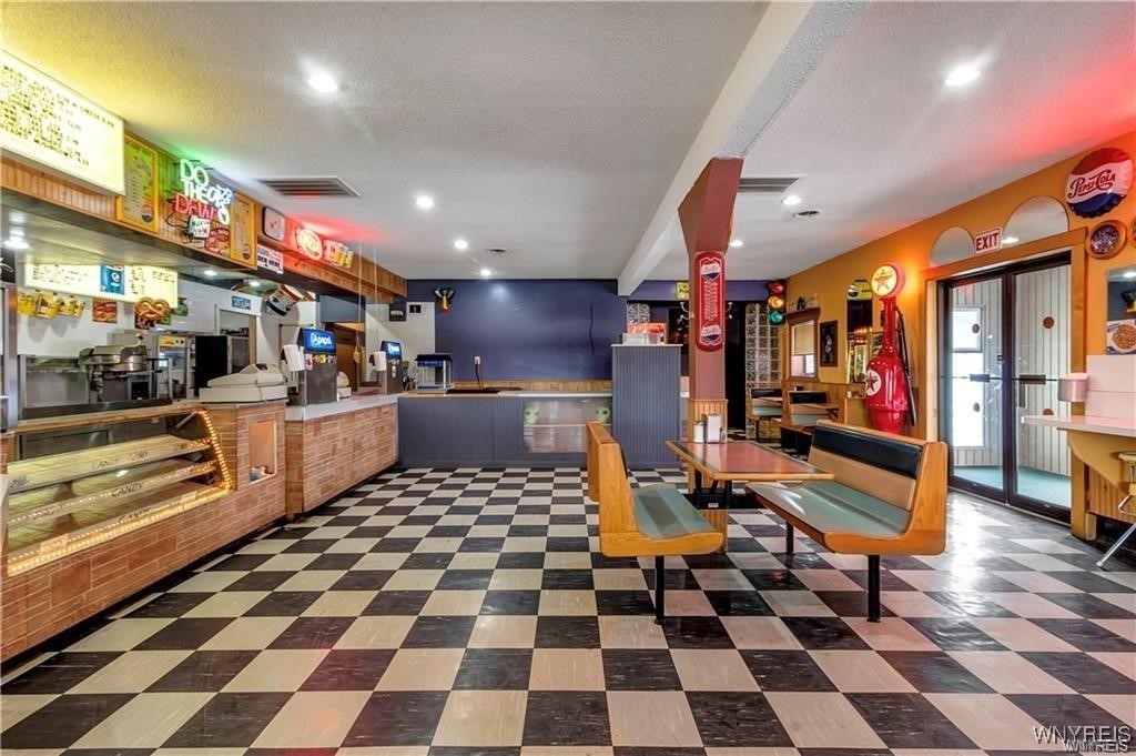 Royalton, New York 14105, United States, ,Commercial,Active,33571