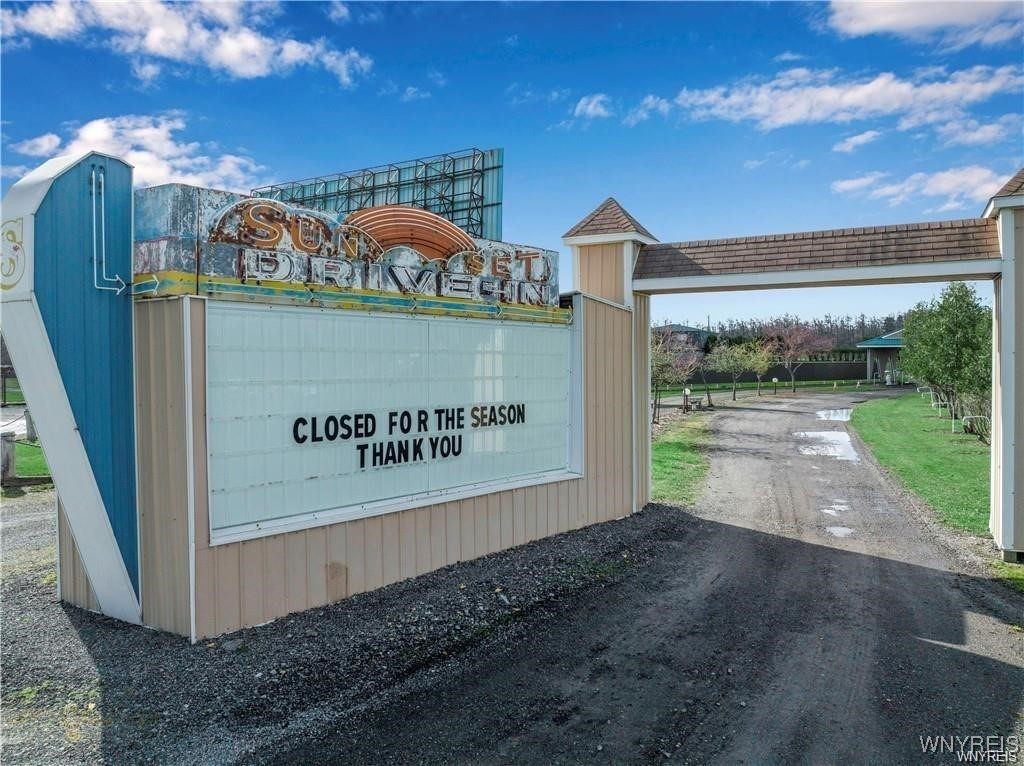 Royalton, New York 14105, United States, ,Commercial,Active,33571