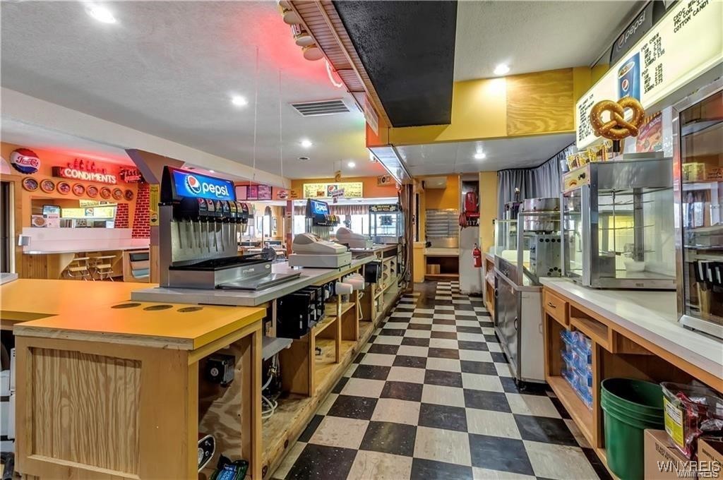 Royalton, New York 14105, United States, ,Commercial,Active,33571