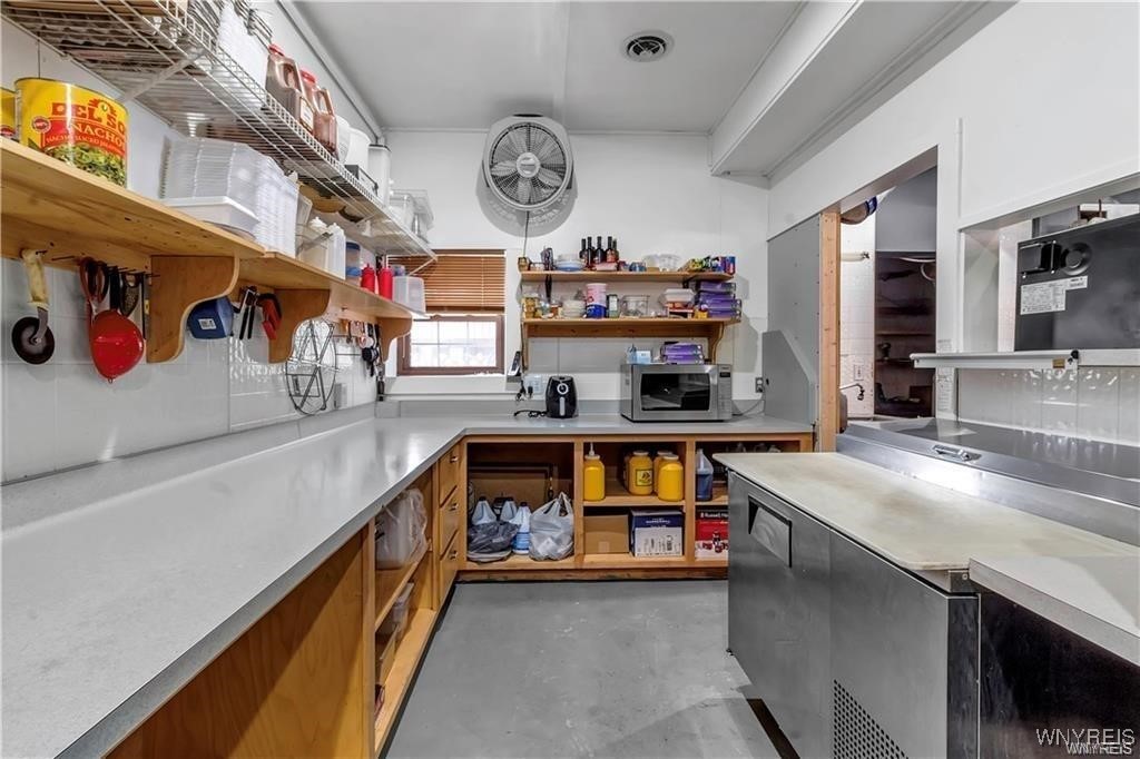 Royalton, New York 14105, United States, ,Commercial,Active,33571