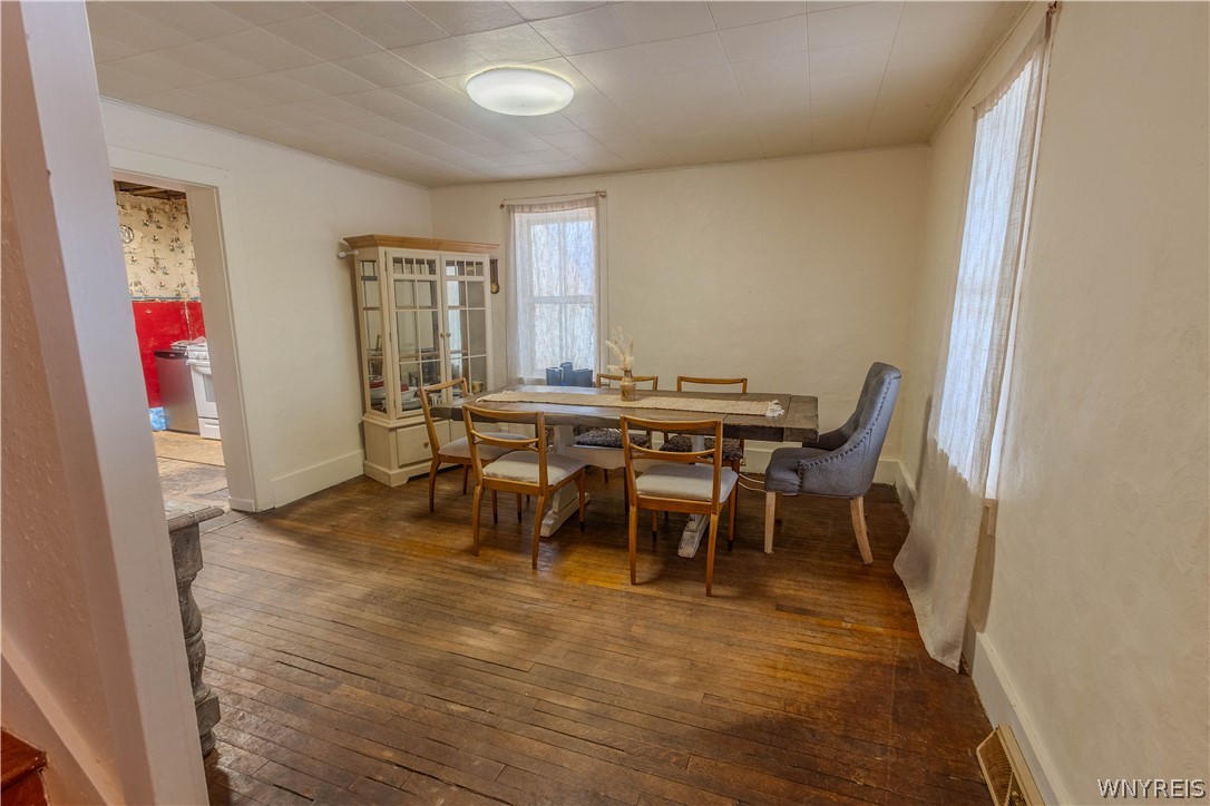 5924 Broadway Street