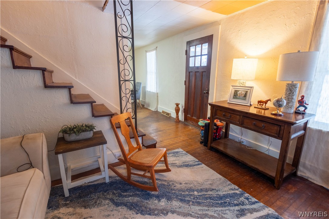 5924 Broadway Street