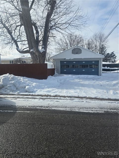 Tiny photo for 4882 Mount Vernon Boulevard, Hamburg, NY 14075 (MLS # B1658143)