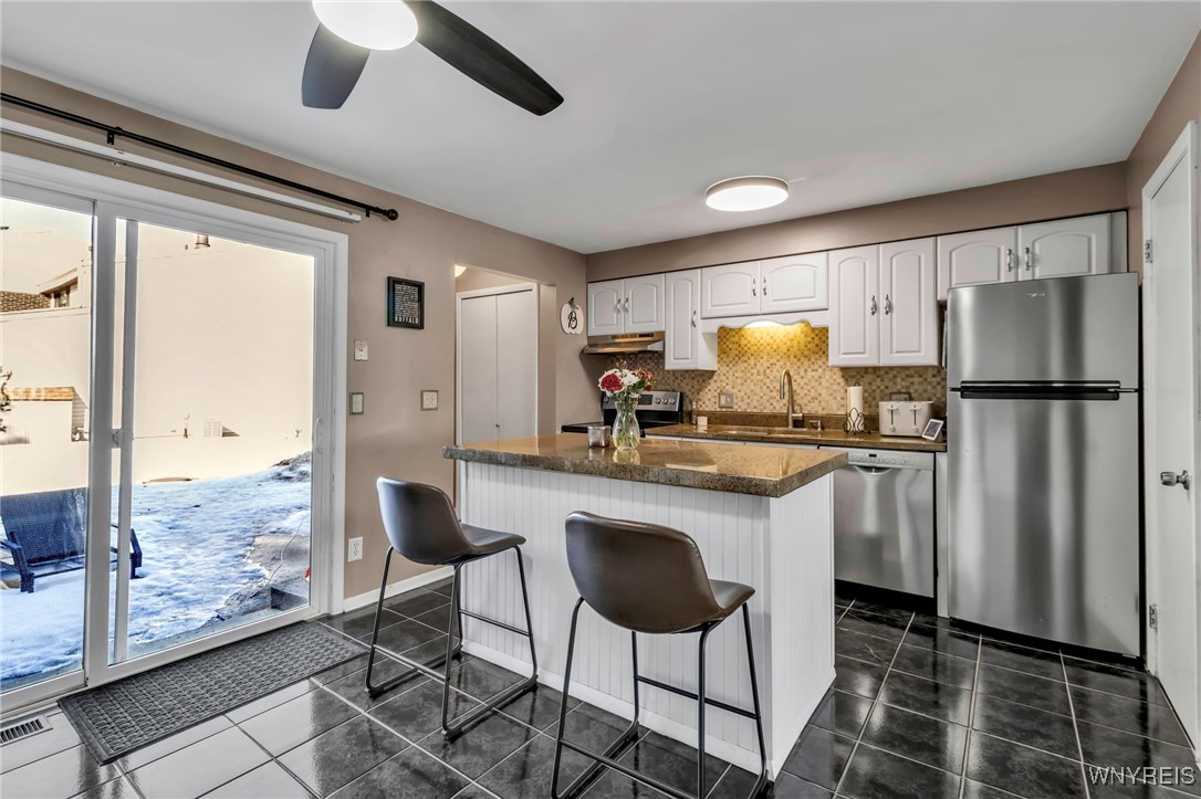 856 Pine Tree Court, Amherst, New York image 8