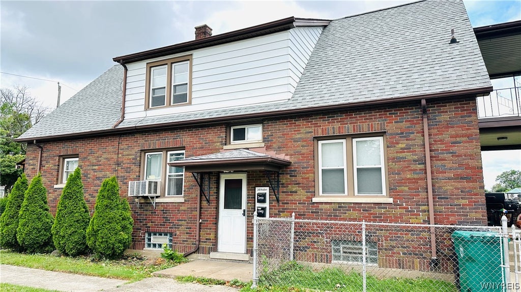 Photo of 2498 Woodlawn AVE #Upper, Niagara Falls, NY 14301 (MLS # B1701548)