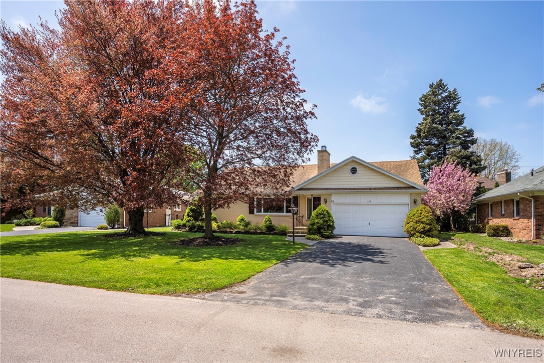 100 Lake Ledge Drive
