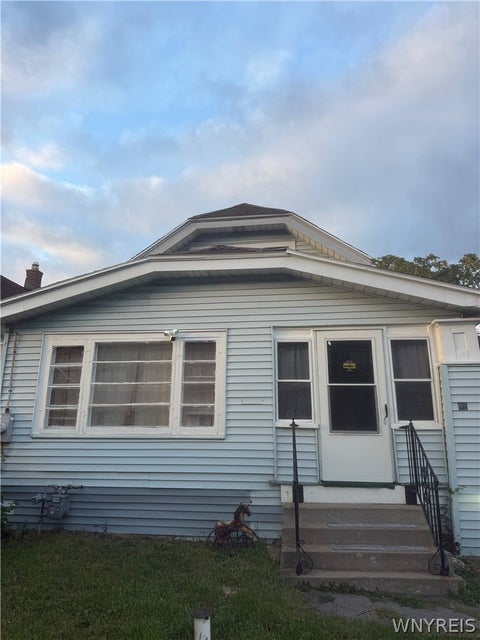 Photo of 16 Burlington Avenue, Buffalo, NY 14215 (MLS # B1721861)