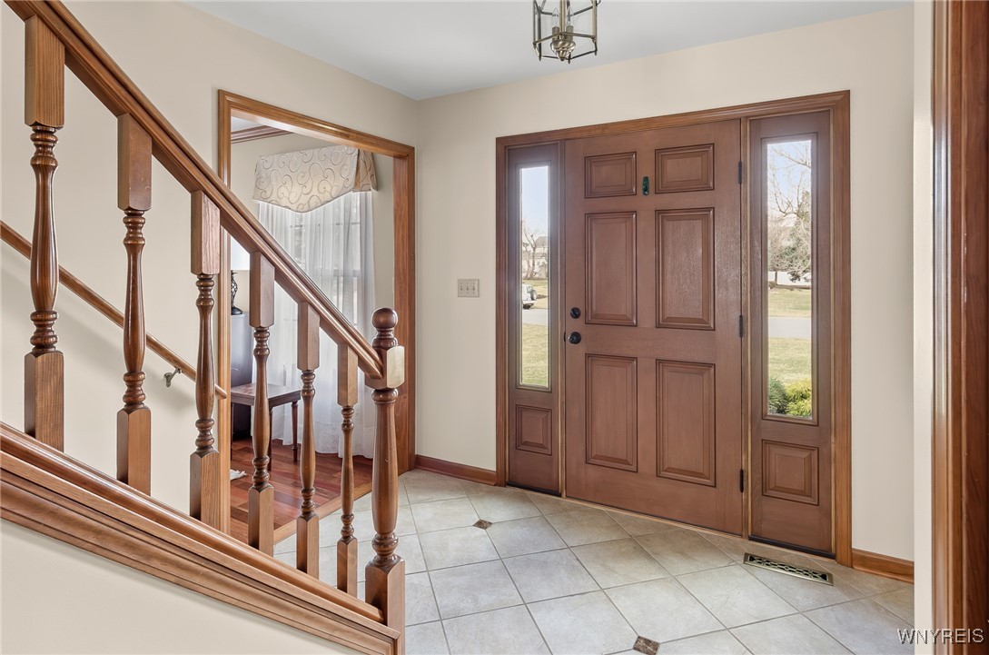 5668 Kippen Drive, Clarence, New York image 4