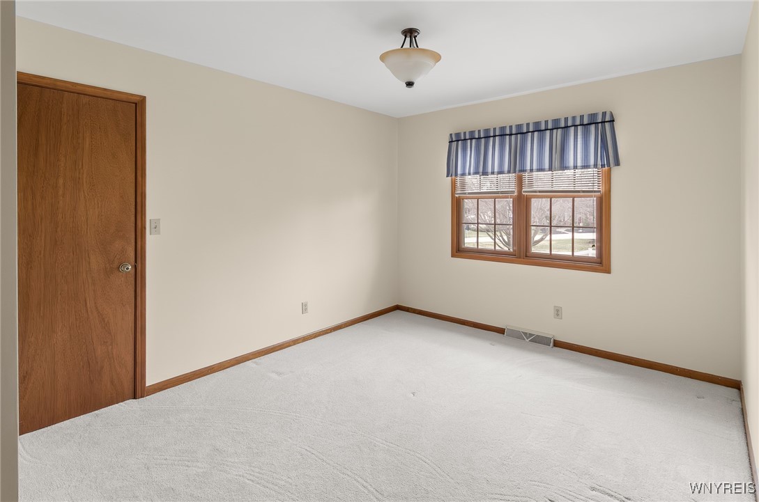 5668 Kippen Drive, Clarence, New York image 29