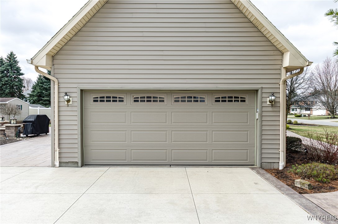 5668 Kippen Drive, Clarence, New York image 38