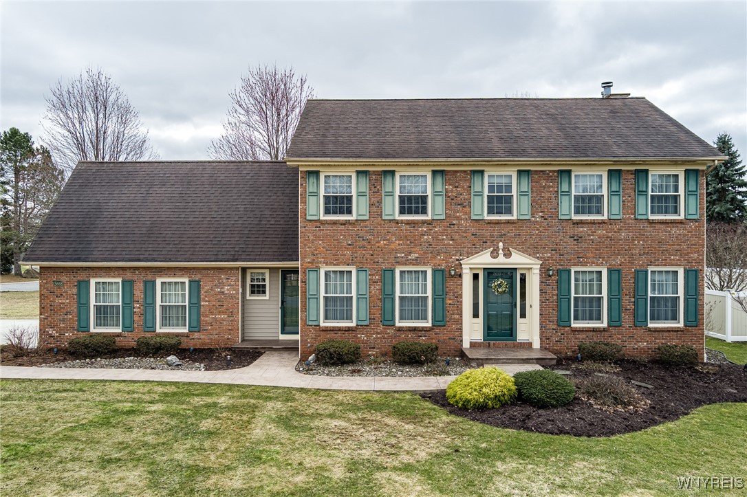 5668 Kippen Drive, Clarence, New York image 1