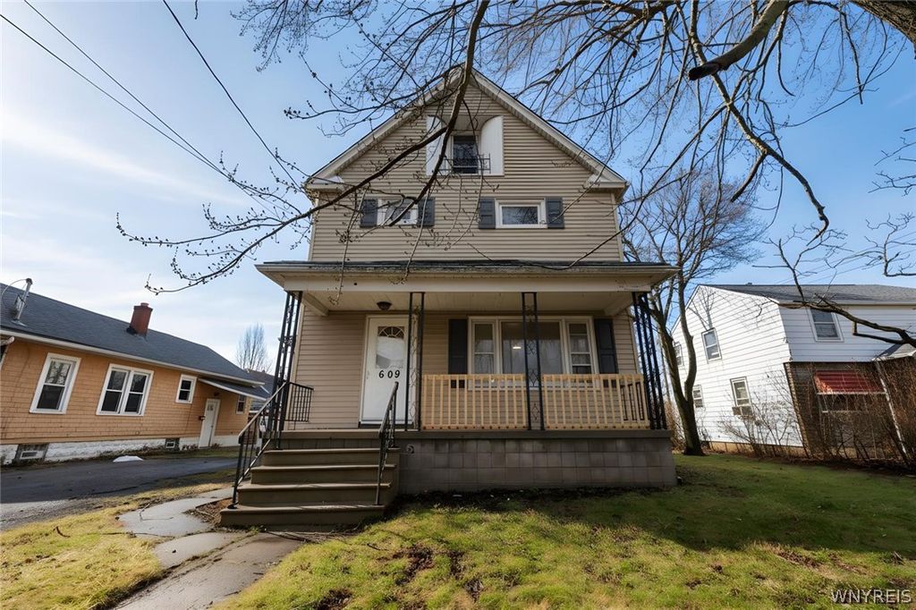 Photo of 609 22nd Street, Niagara Falls, NY 14301 (MLS # B1664954)