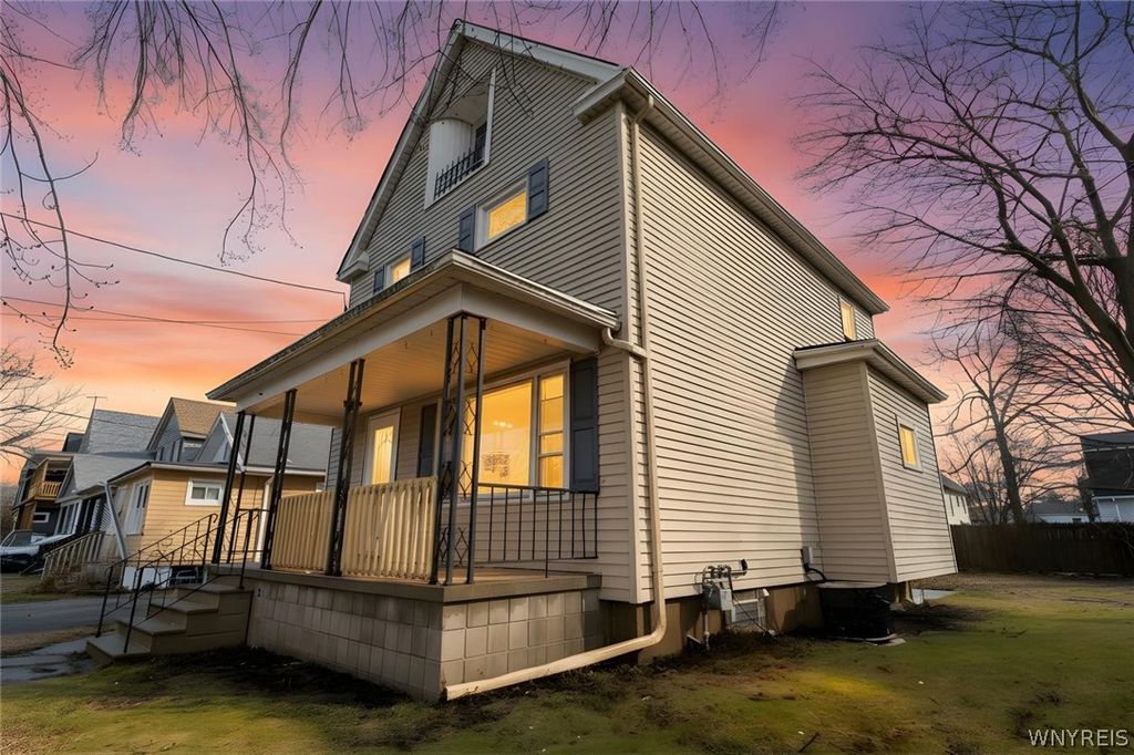 Photo of 609 22nd Street, Niagara Falls, NY 14301 (MLS # B1664954)